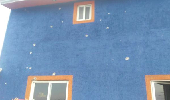 Acusan a policías de disparar contra un domicilio en Huamantla